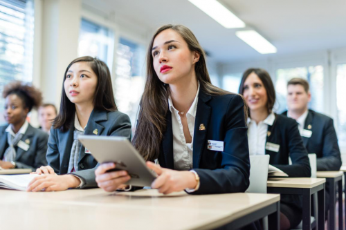 揭秘瑞士酒店管理 不止于酒店，多元職業路徑點亮未來